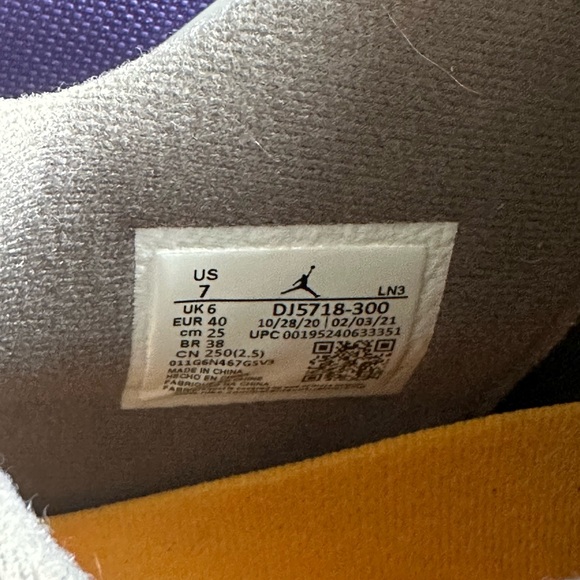 JORDAN DESERT MOSS 4s - Picture 8 of 9